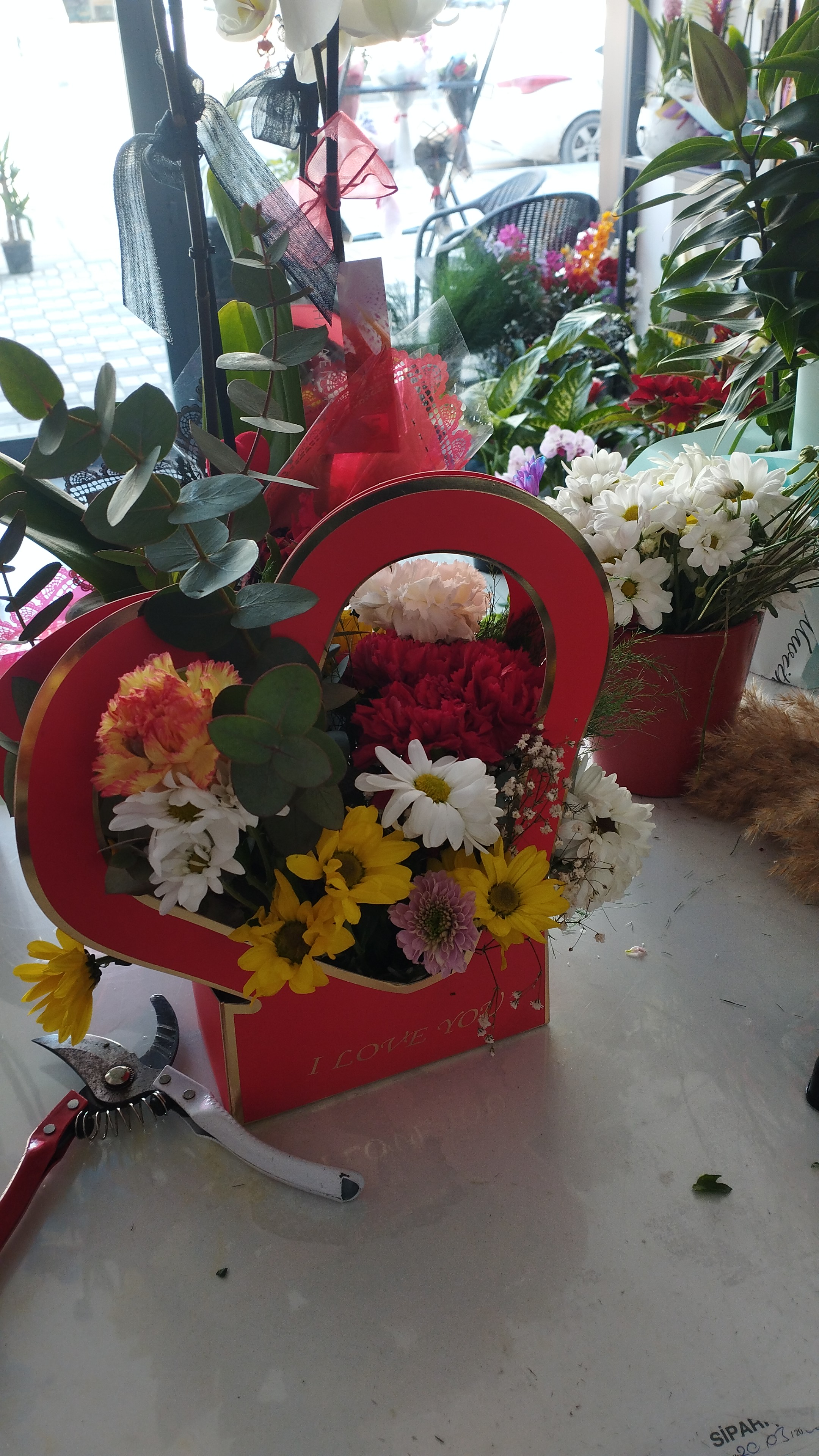 Anneler günü hediyesi buketler